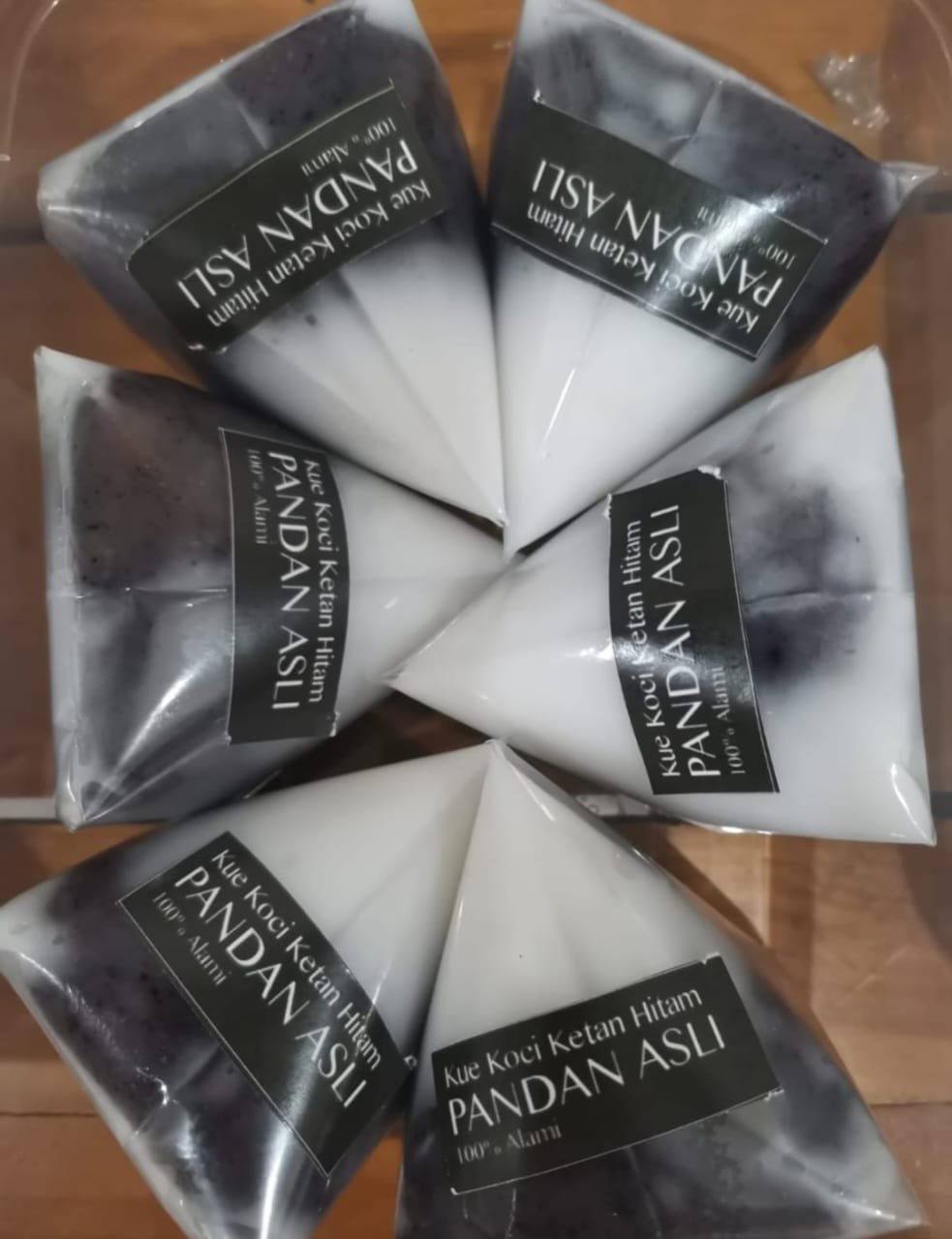 Kue Koci Ketan Hitam